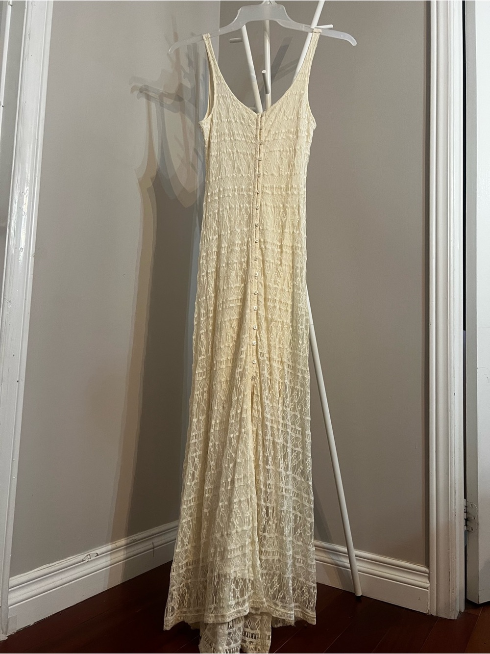 Abercrombie & Fitch Cream Lace Button-Front Maxi Dress - Picture 2 of 11